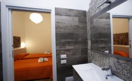bagno e  vista camera arancio_GEC9101